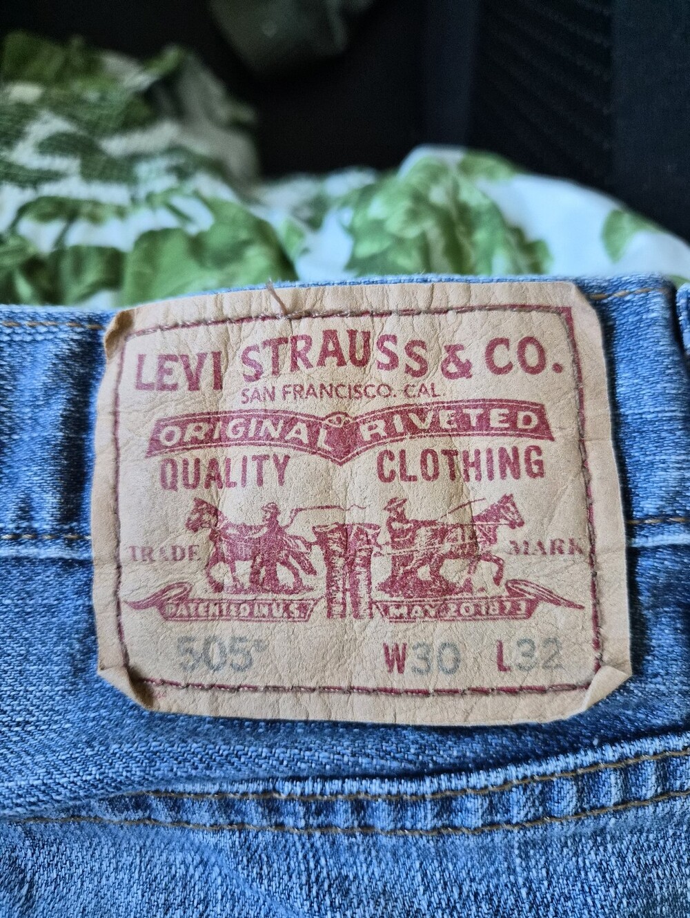 Levi's 505 Regular Fit Jeans Men's W30 L32 Medium Wash Straight Leg Denim - Picture 15 of 15